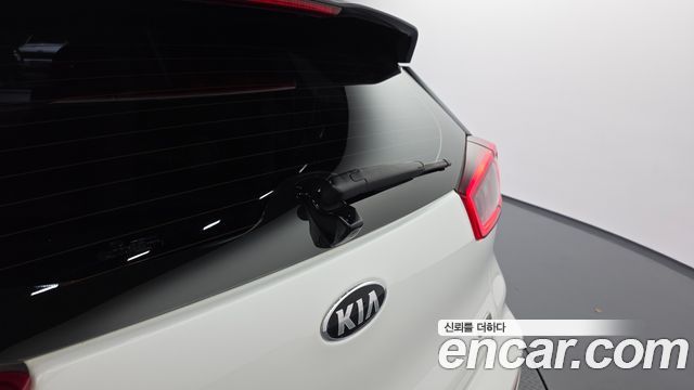 Kia Niro 2018 — photo 30