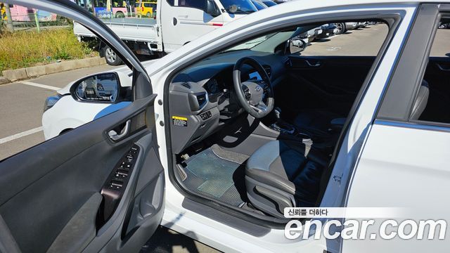 Hyundai Ioniq 2016 — photo 10