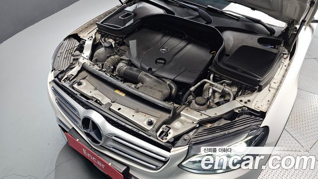Mercedes-Benz GLC-Class 2017 — photo 6