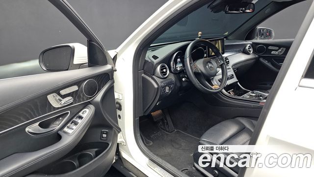 Mercedes-Benz GLC-Class 2017 — photo 10