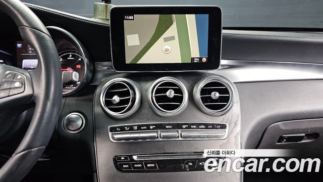 Mercedes-Benz GLC-Class 2017 — photo 14