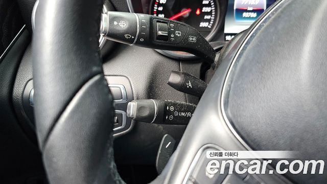 Mercedes-Benz GLC-Class 2017 — photo 18