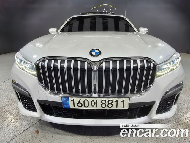 BMW 7-Series 2022 — photo 1