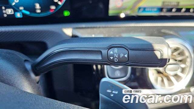 Mercedes-Benz CLA-Class 2023 — photo 9