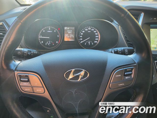 Hyundai Santafe 2016 — photo 12