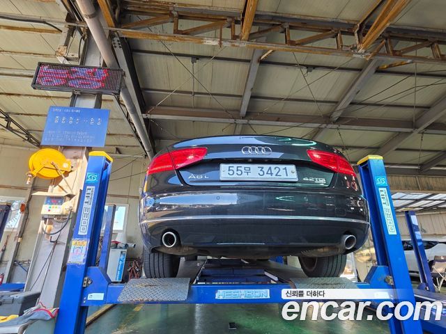 Audi A8 2013 — photo 2