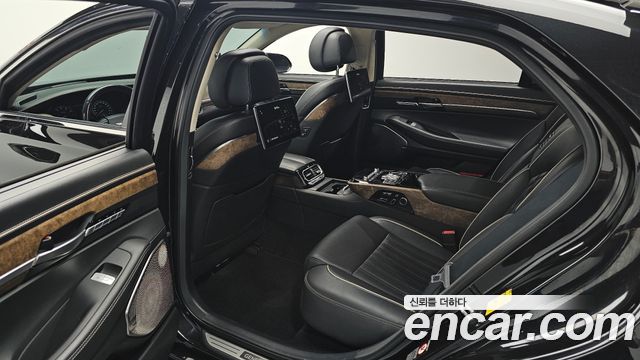 Genesis G90 2019 — photo 18