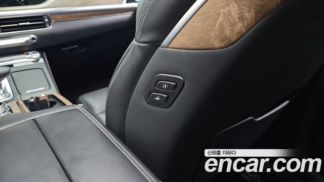 Genesis G90 2019 — photo 25