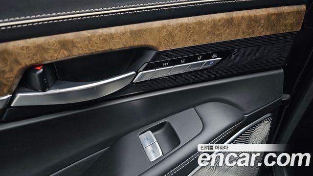 Genesis G90 2019 — photo 26