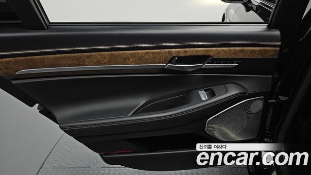 Genesis G90 2019 — photo 15