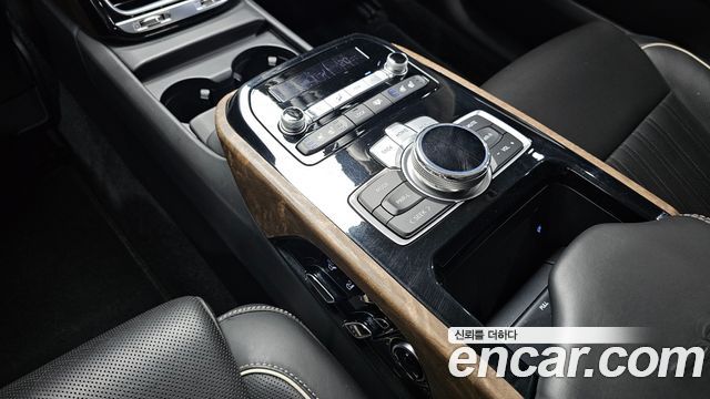 Genesis G90 2019 — photo 27