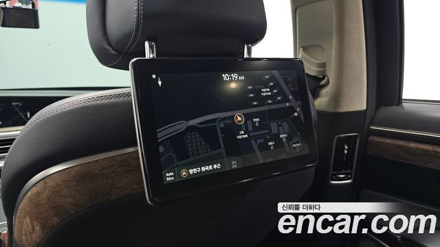 Genesis G90 2019 — photo 28