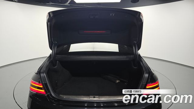 Genesis G90 2019 — photo 30