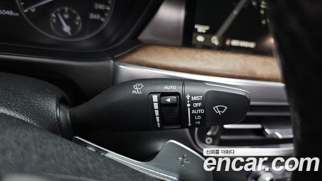 Genesis G90 2019 — photo 33