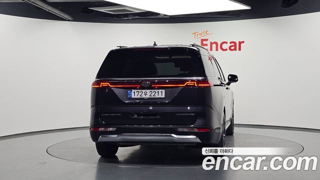 Kia Canival 2021 — photo 4