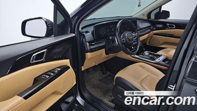 Kia Canival 2021 — photo 17