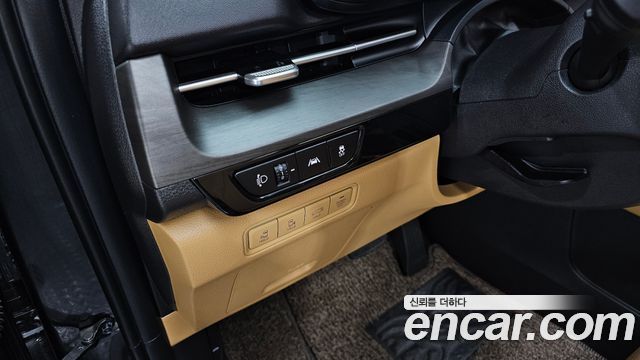 Kia Canival 2021 — photo 23
