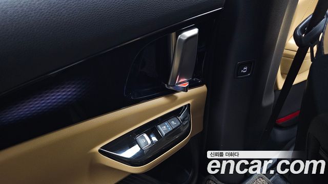 Kia Canival 2021 — photo 24