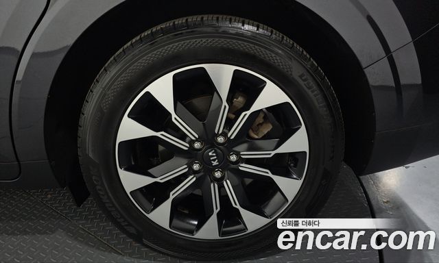 Kia Canival 2021 — photo 7