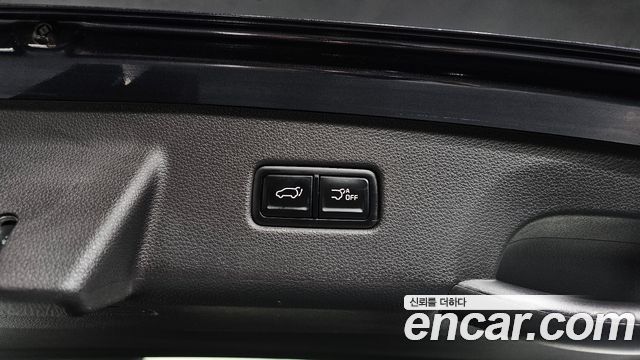 Kia Canival 2021 — photo 31