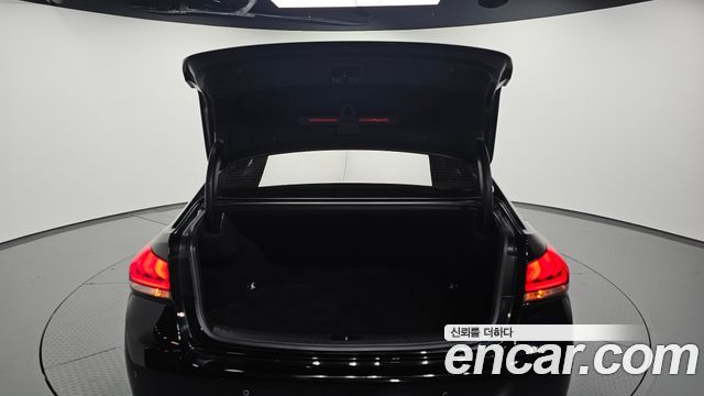 Genesis G80 2017 — photo 26