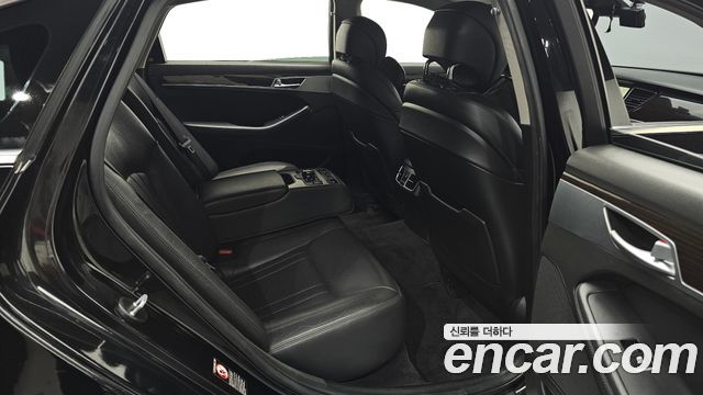 Genesis G80 2017 — photo 16