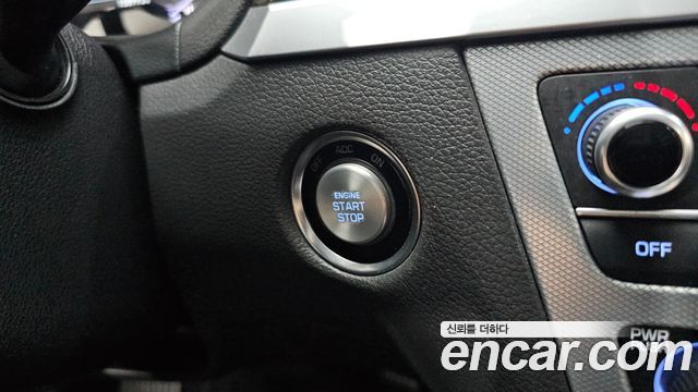 Genesis G80 2017 — photo 28