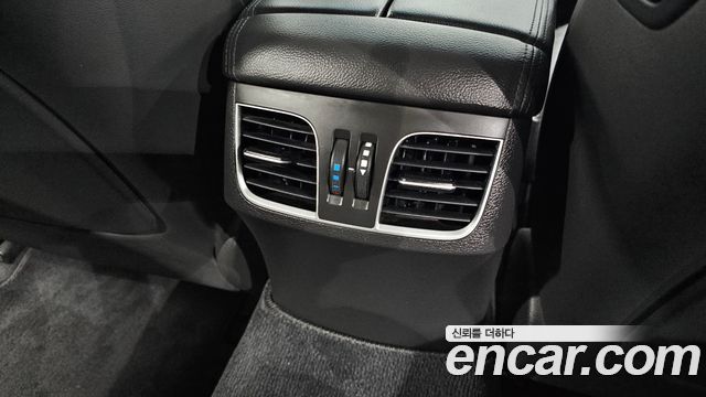 Genesis G80 2017 — photo 30