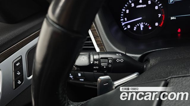 Genesis G80 2017 — photo 31
