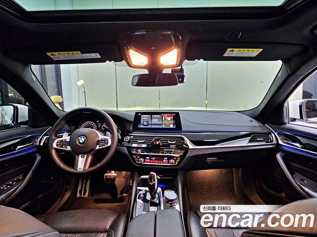 BMW 5-Series 2018 — photo 8