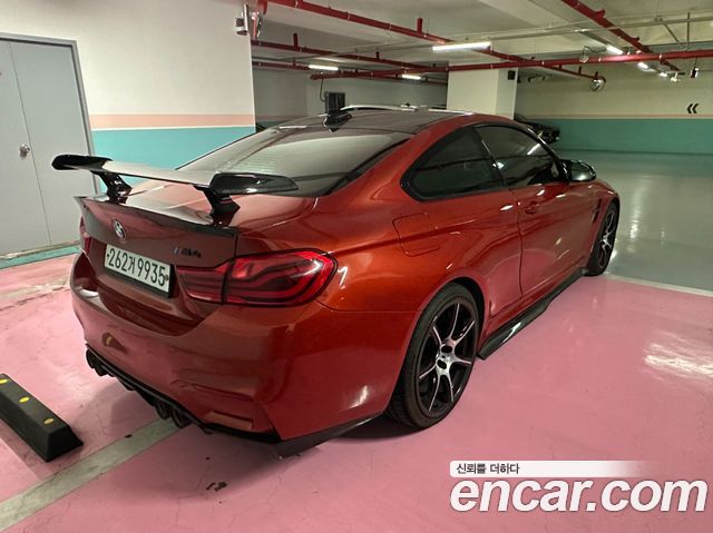 BMW M4 2018 — photo 2