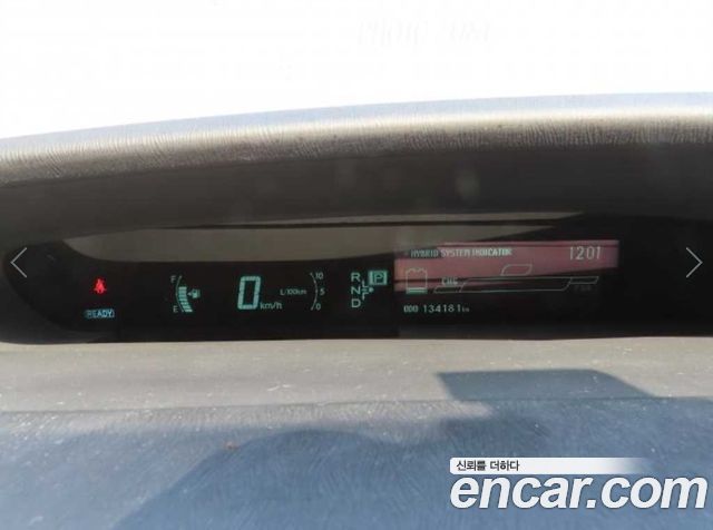 Toyota Prius 2010 — photo 9