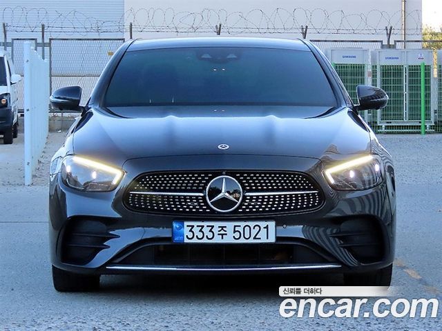 Mercedes-Benz E-Class 2022 — photo 2