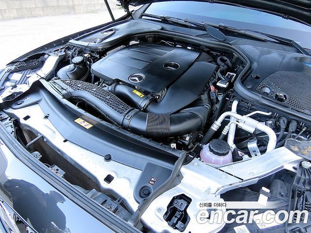 Mercedes-Benz E-Class 2022 — photo 6