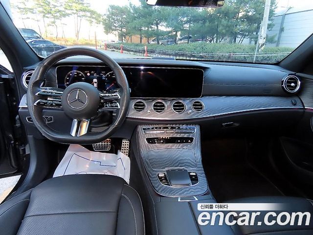 Mercedes-Benz E-Class 2022 — photo 7