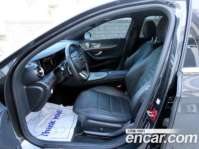 Mercedes-Benz E-Class 2022 — photo 10