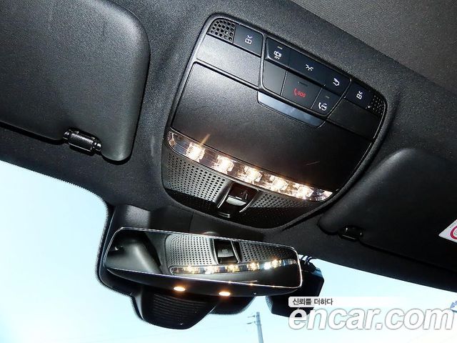 Mercedes-Benz E-Class 2022 — photo 20