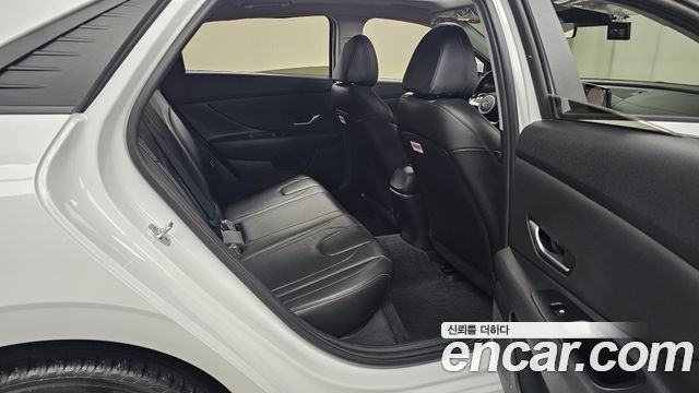 Hyundai AVANTE 2023 — photo 17