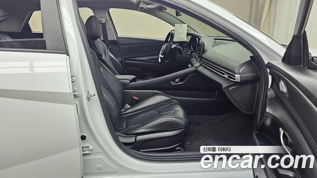 Hyundai AVANTE 2023 — photo 16