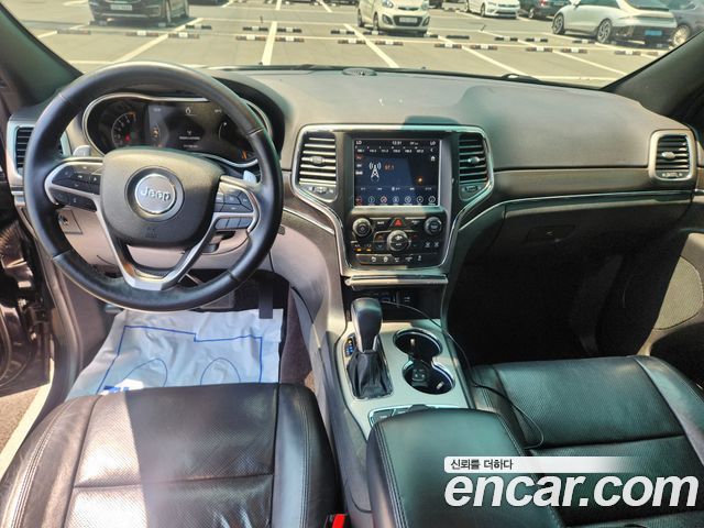 Jeep Cherokee 2018 — photo 8