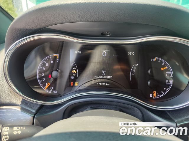 Jeep Cherokee 2018 — photo 9