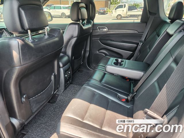 Jeep Cherokee 2018 — photo 11