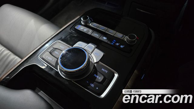 Genesis G90 2020 — photo 18