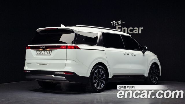 Kia Canival 2022 — photo 2