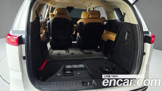 Kia Canival 2022 — photo 24