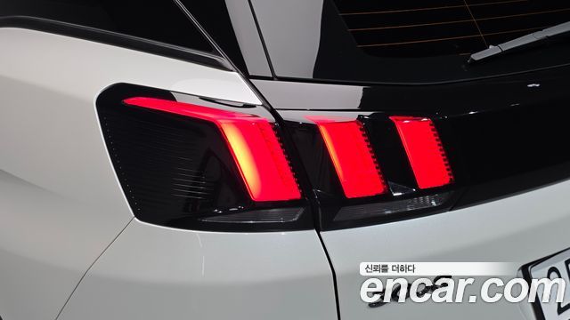 Peugeot 3008 2019 — photo 9