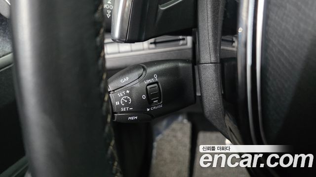 Peugeot 3008 2019 — photo 30
