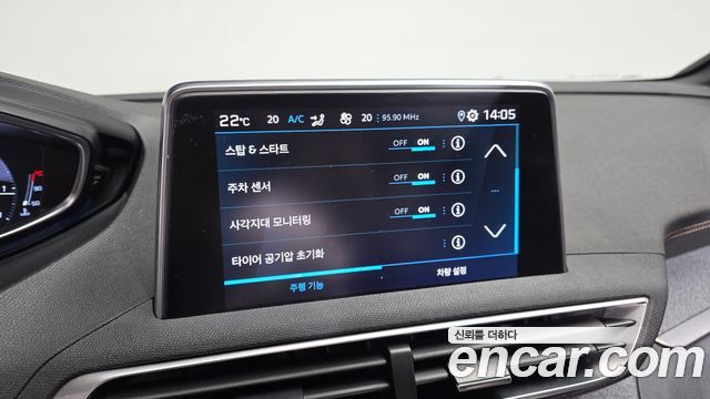 Peugeot 3008 2019 — photo 32