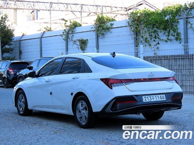 Hyundai AVANTE 2024 — photo 3