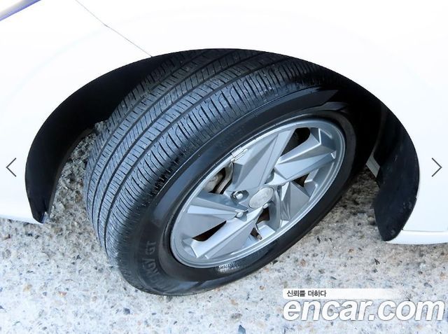 Hyundai AVANTE 2024 — photo 18